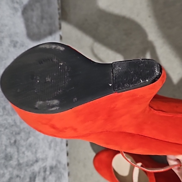 Unique Tomato Red Suede Ankle Strap Closed Unique Heels Shoes size 6 - Picture 5 of 6